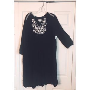 ❤️ Black and White Old Navy Tunic Dress